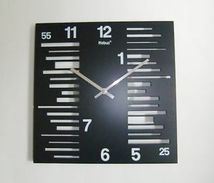 303 Mebus Wanduhr ! Holz super moderes design schwarz!