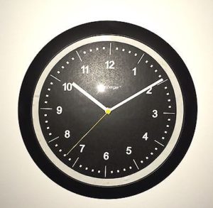 828 Mebus Wanduhr! schwarz & transparent ! super modernes design ! 27,5 cm
