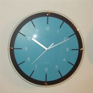 166 Wanduhr ! schwarz - blau ! super modern ! 23,5 cm