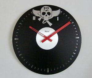 411 Wanduhr " Holz "schwarz - grau ! super modern !